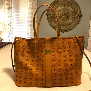 MCM Large reversible Liz shopper